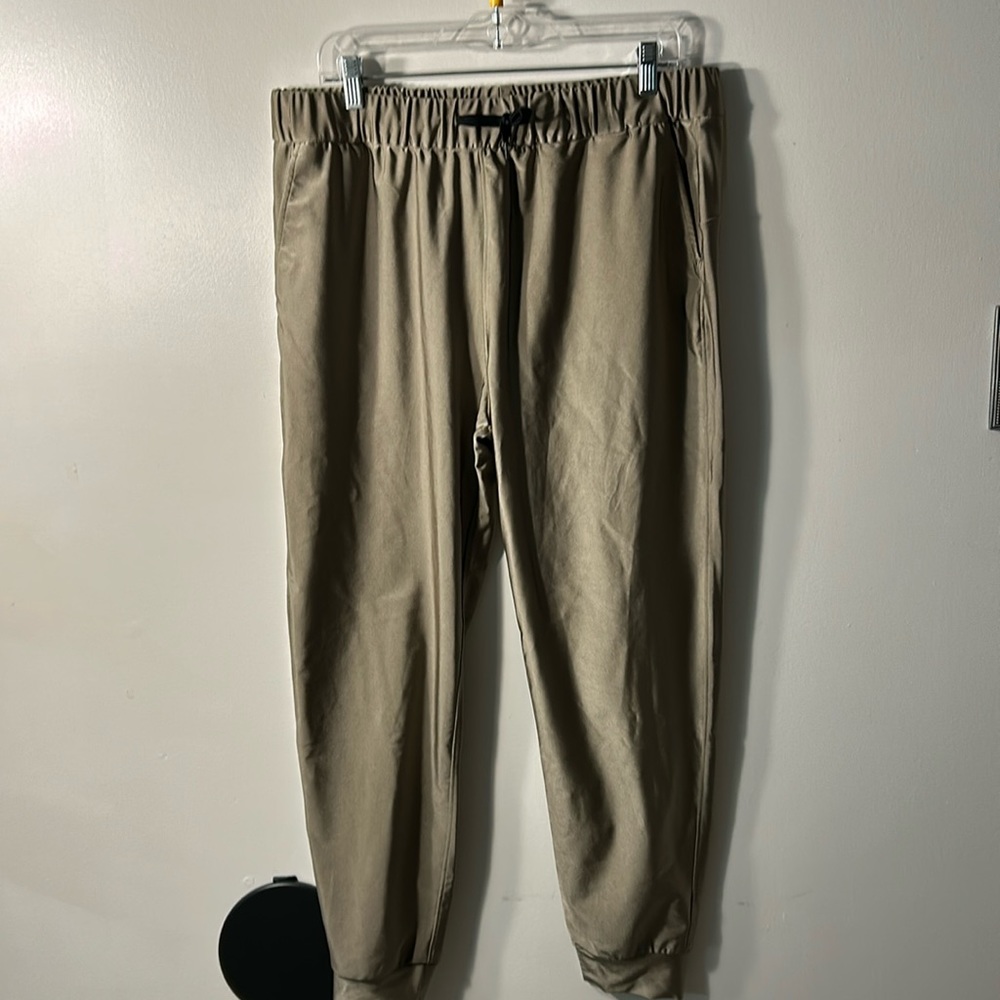 Cut The Frills  Pants NWT